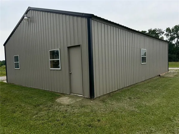 $625,000 | 576 East 47th Highway, Girard, KS 66743