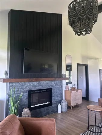 $625,000 | 576 East 47th Highway, Girard, KS 66743