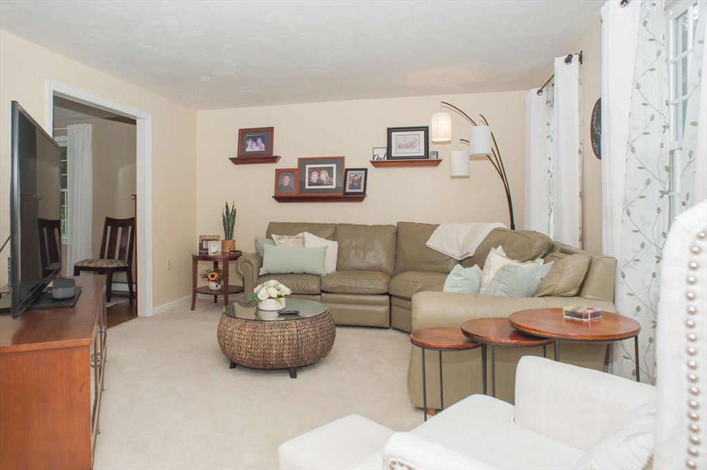 13 King Philip Path Mendon, MA 01756 - Photo 11 of 38