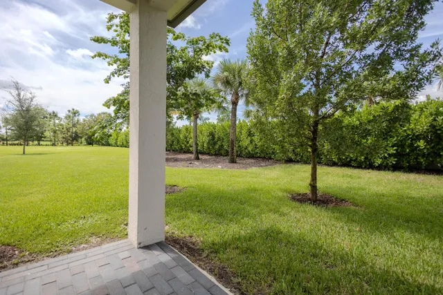 $3,300 | 4811 Navali Dr Lake, Lake Worth, FL 33467