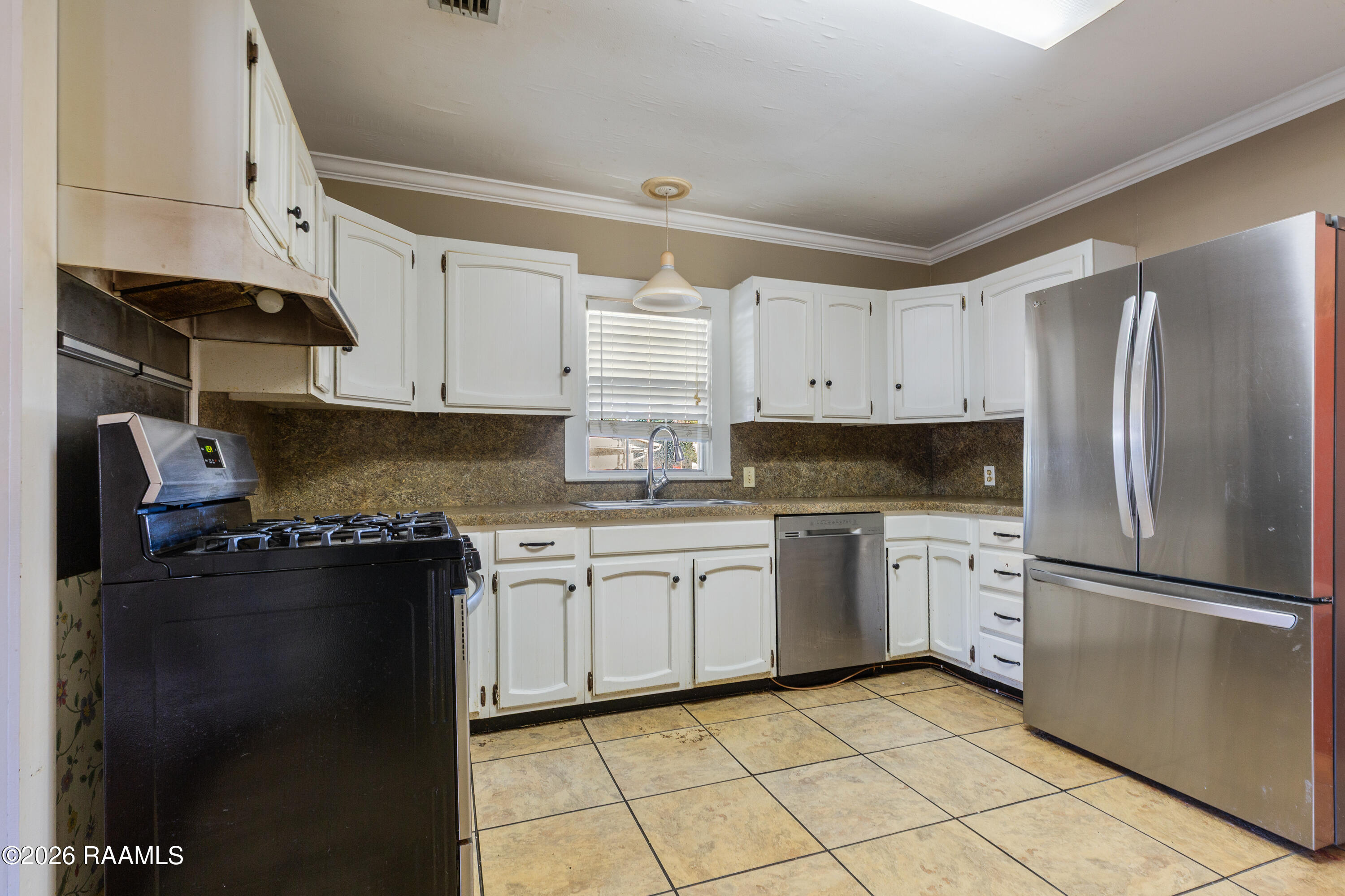 220 Sanders Street Franklin, LA 70538 - Photo 3 of 14 Kitchen