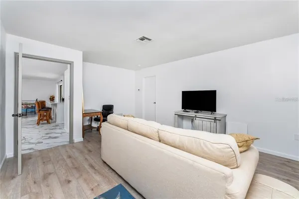 $2,400 | 880 Van Gogh Road, Englewood, FL 34223