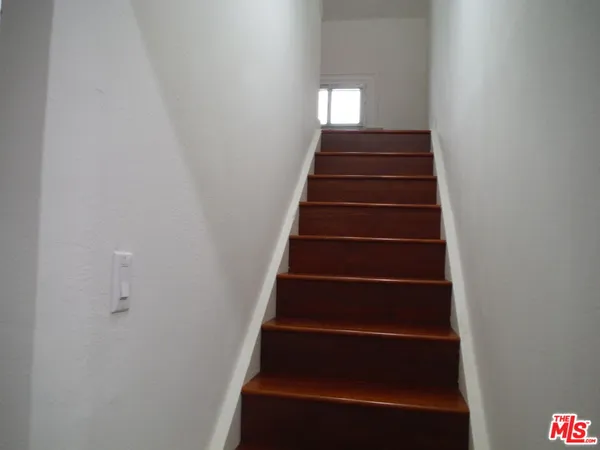 $4,950 | 1805 West 12th Place, Los Angeles, CA 90006