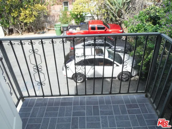 $4,950 | 1805 West 12th Place, Los Angeles, CA 90006