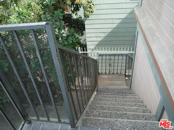 $4,950 | 1805 West 12th Place, Los Angeles, CA 90006