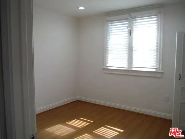 $4,950 | 1805 West 12th Place, Los Angeles, CA 90006