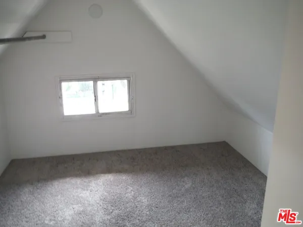$4,950 | 1805 West 12th Place, Los Angeles, CA 90006
