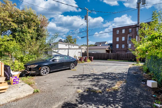 $275,000 | 654 2nd Avenue, Troy, NY 12182