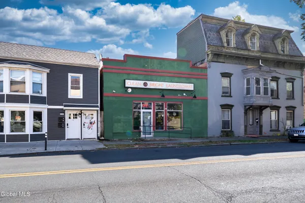 $275,000 | 654 2nd Avenue, Troy, NY 12182