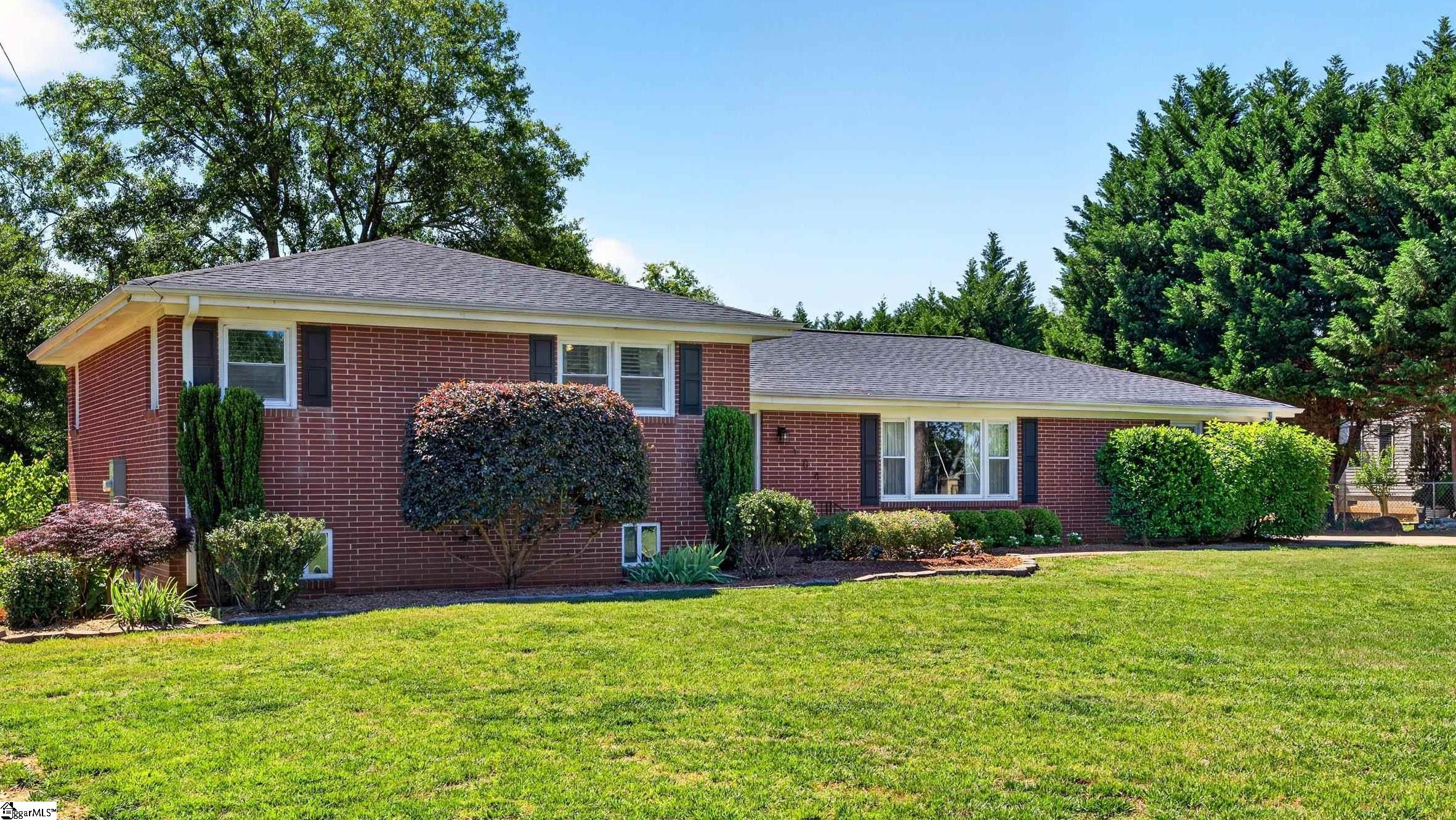 104 Central Avenue Mauldin, SC 29662 - Photo 3 of 44