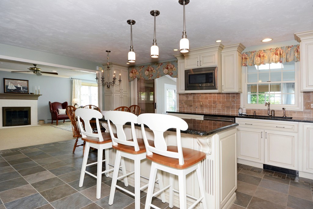 19 Lanthorn Road Northborough, MA 01532 - Photo 11 of 30 a large kitchen with a table and chairs