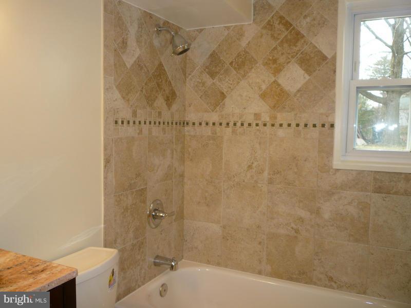 5507 Ivor Street Springfield, VA 22151 - Photo 18 of 23 Bath
