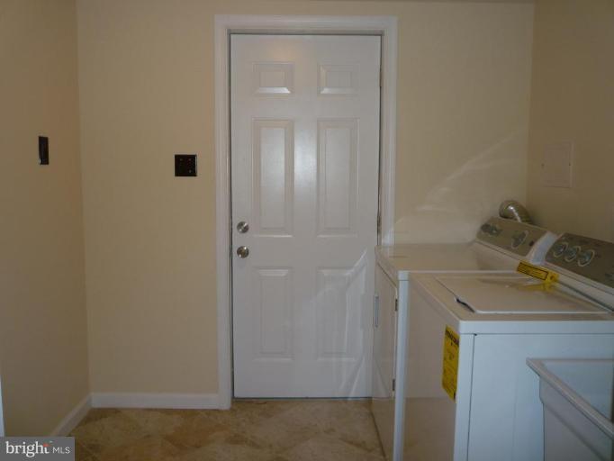 5507 Ivor Street Springfield, VA 22151 - Photo 20 of 23 Washer Dryer room