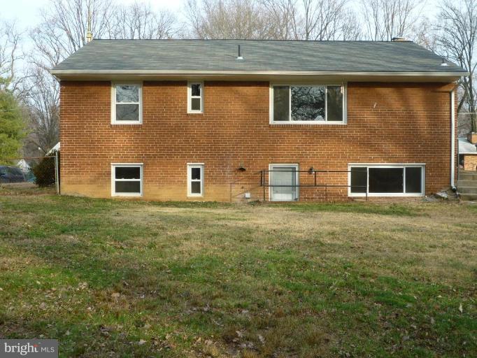 5507 Ivor Street Springfield, VA 22151 - Photo 21 of 23 Back of house