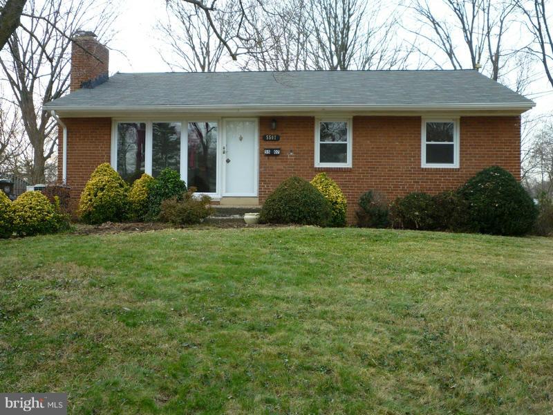 5507 Ivor Street Springfield, VA 22151 - Photo 4 of 23 Exterior (Front)