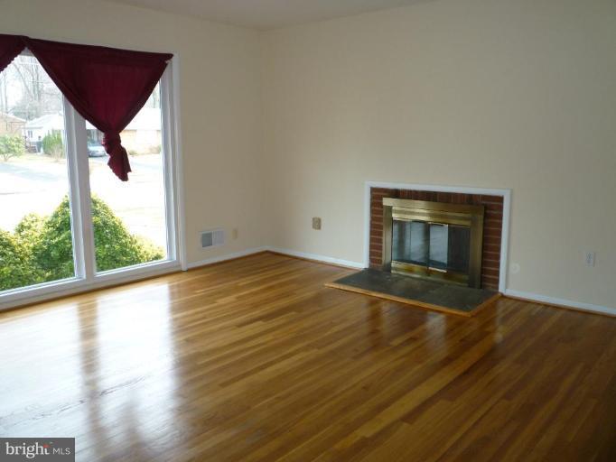 5507 Ivor Street Springfield, VA 22151 - Photo 5 of 23 Front