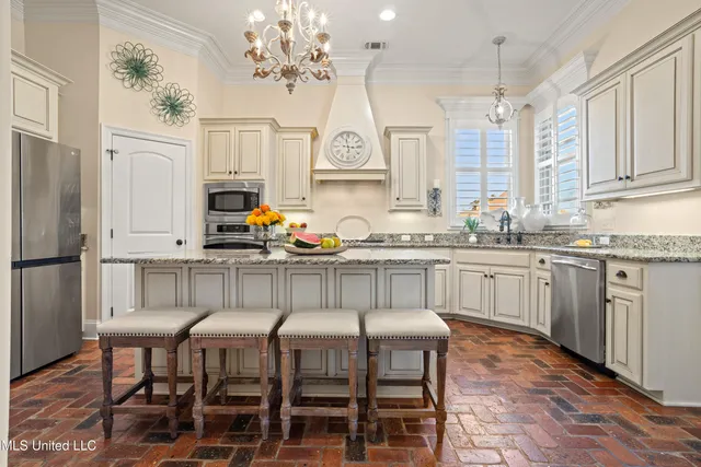 $889,000 | 394 Fly-Away Court, Biloxi, MS 39531