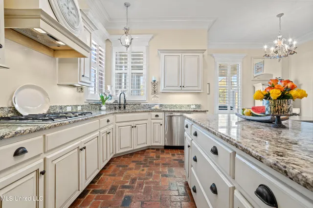 $889,000 | 394 Fly-Away Court, Biloxi, MS 39531