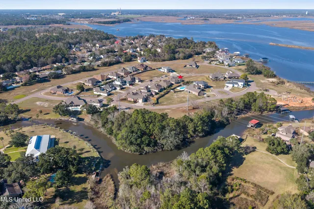 $889,000 | 394 Fly-Away Court, Biloxi, MS 39531