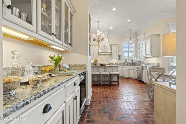 $889,000 | 394 Fly-Away Court, Biloxi, MS 39531