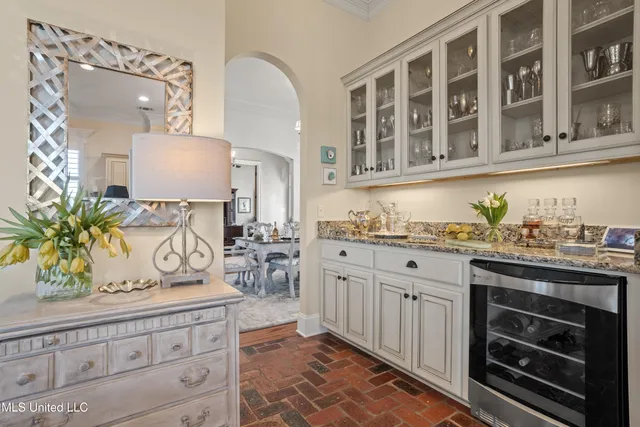 $889,000 | 394 Fly-Away Court, Biloxi, MS 39531