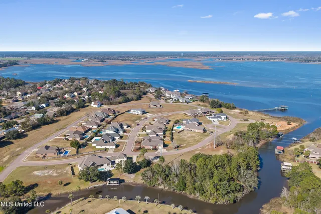 $889,000 | 394 Fly-Away Court, Biloxi, MS 39531