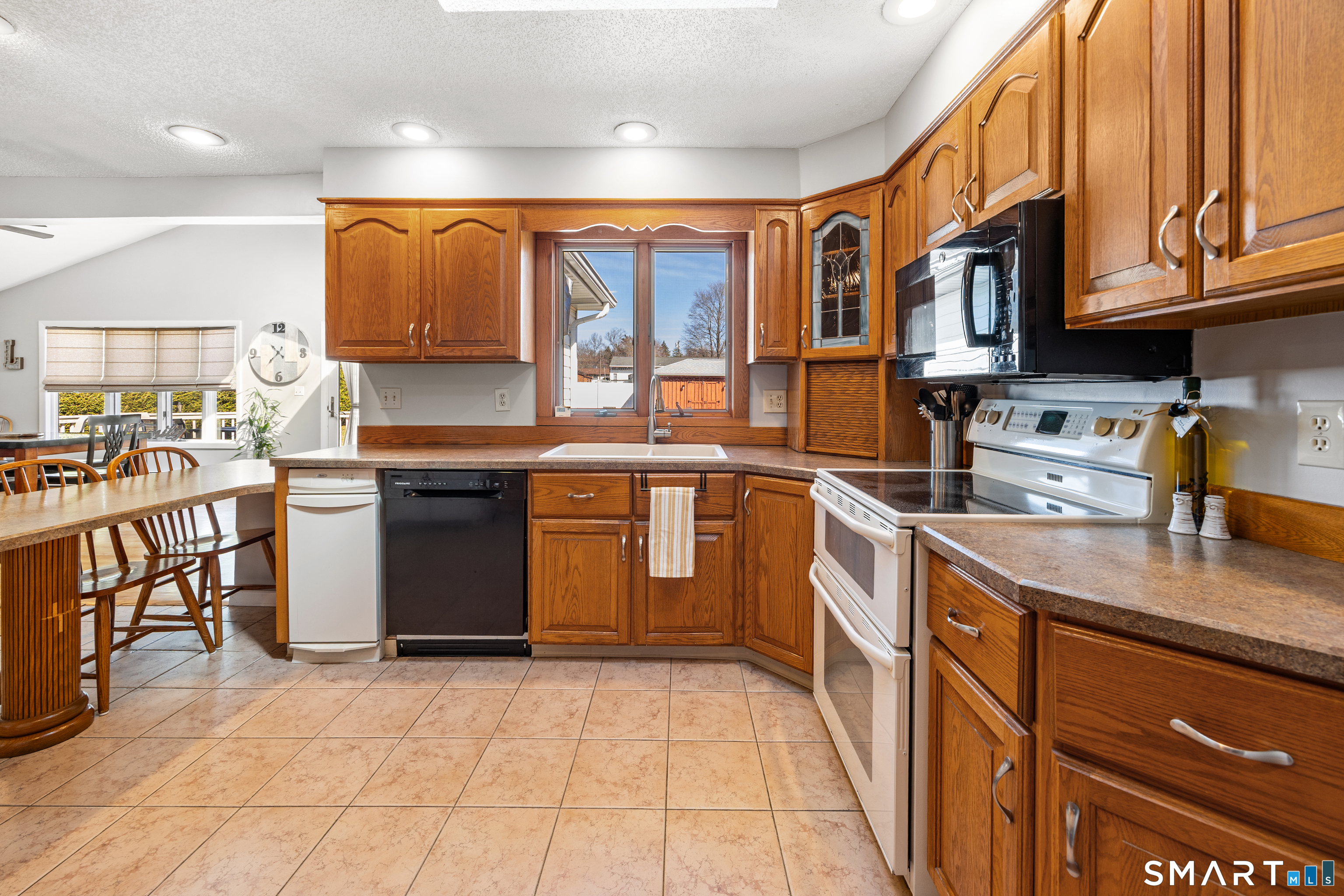 41 Buckland Street Wolcott, CT 06716 - Photo 11 of 35