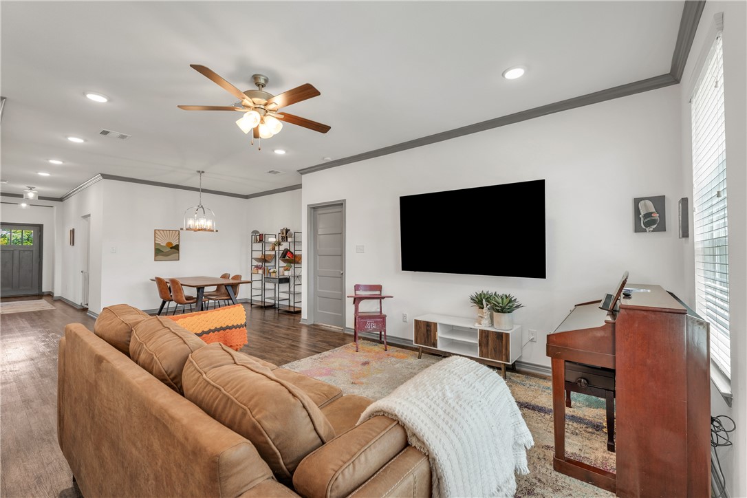 1000 Granite Court Bryan, TX 77803 - Photo 11 of 34