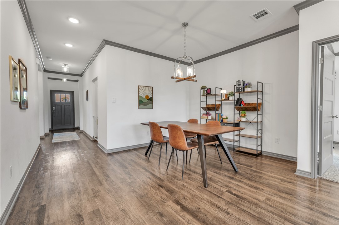 1000 Granite Court Bryan, TX 77803 - Photo 3 of 34