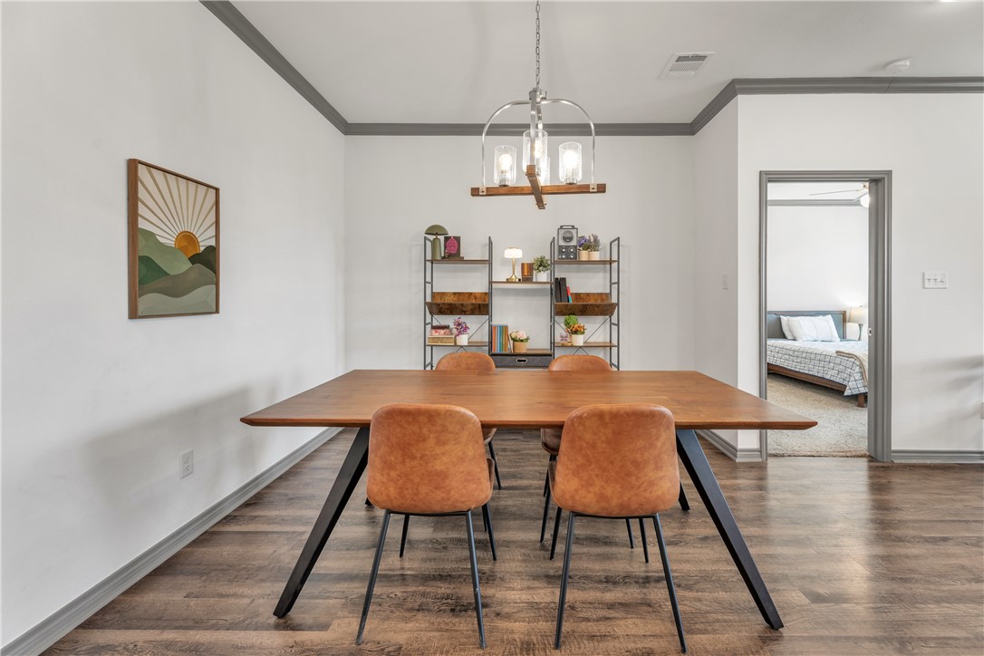 1000 Granite Court Bryan, TX 77803 - Photo 4 of 34