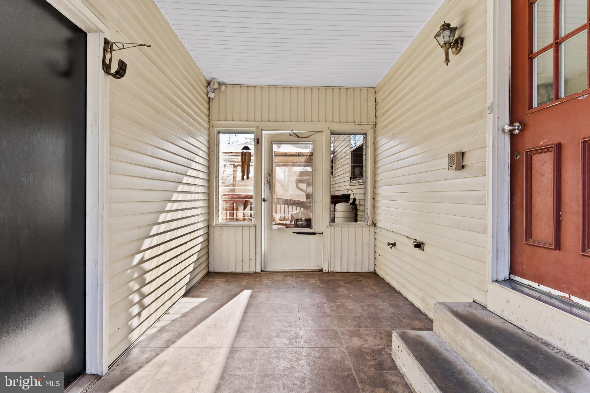 1434 Yorktowne Road Mechanicsburg, PA 17050 - Photo 15 of 30 Welcoming entryway with natural light.