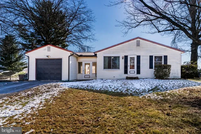 $325,000 | 1434 Yorktowne Road, Mechanicsburg, PA 17050