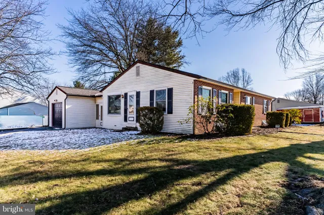 $325,000 | 1434 Yorktowne Road, Mechanicsburg, PA 17050