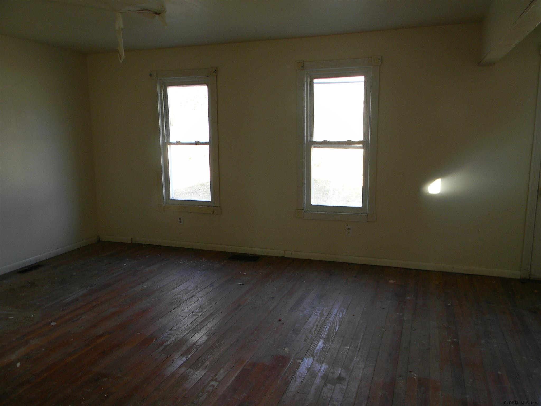 238 Bradford Road Schenectady, NY 12304 - Photo 9 of 44 Photo 9