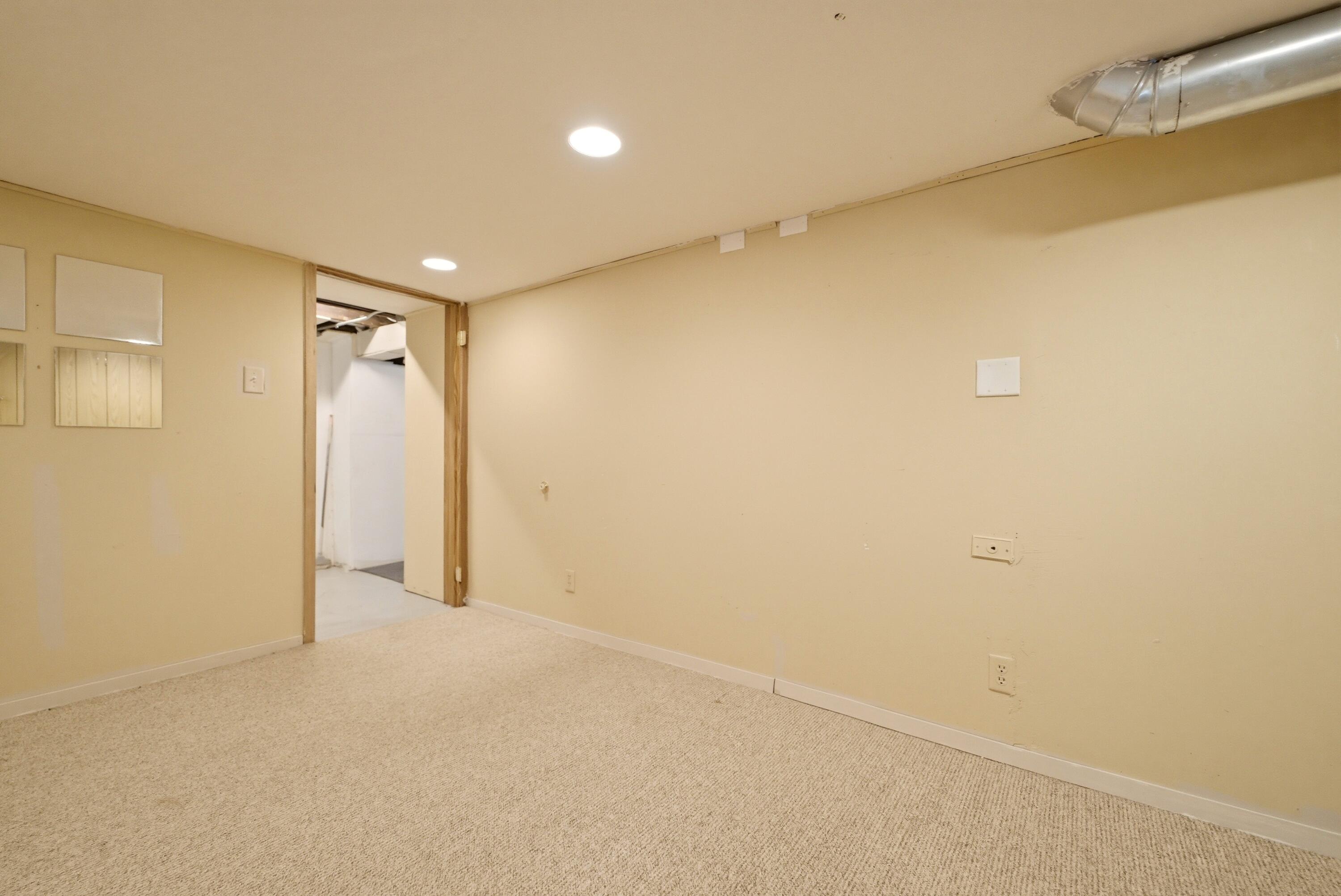 240 Humpfer Street Hammond, IN 46324 - Photo 33 of 42 3000x2005