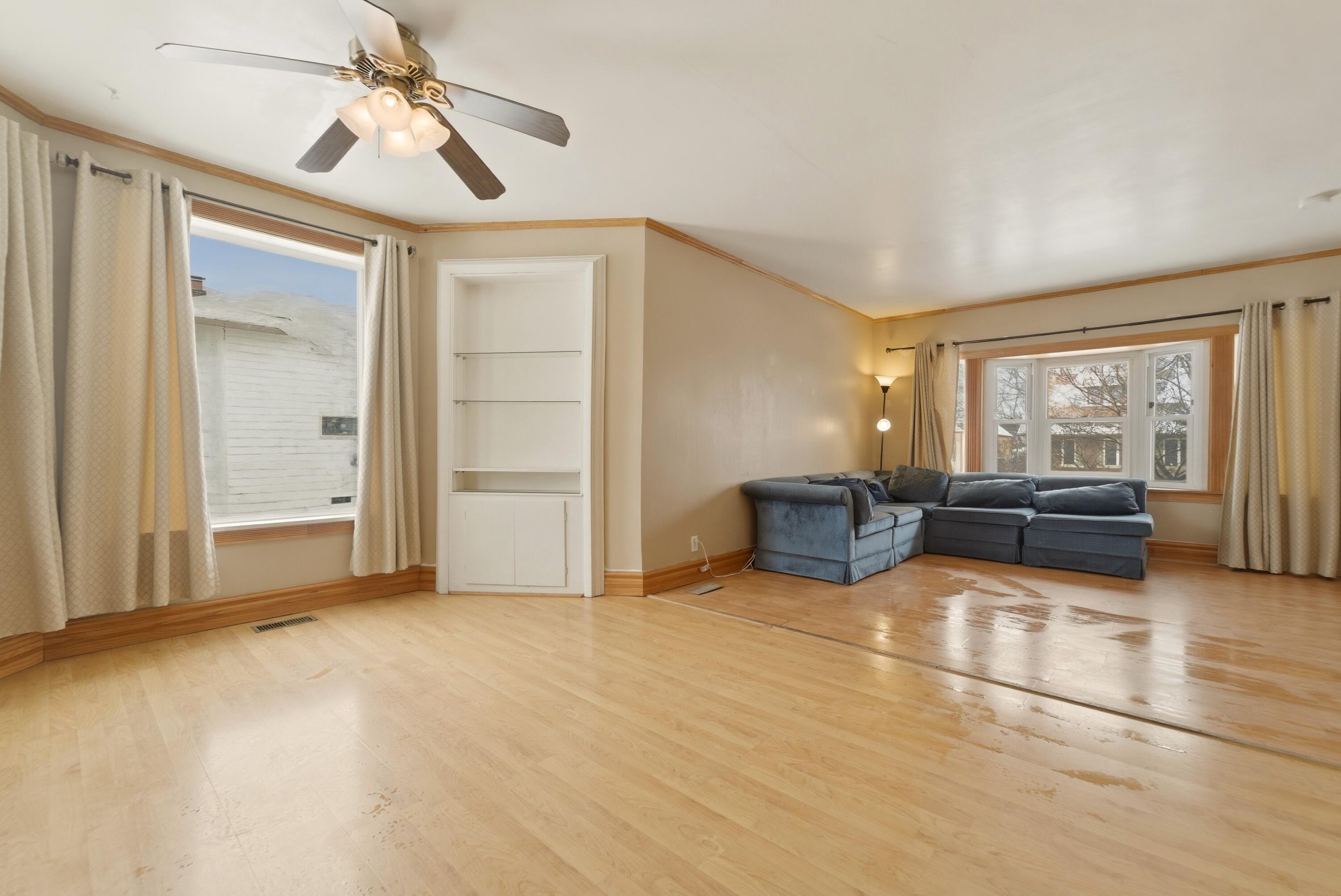 240 Humpfer Street Hammond, IN 46324 - Photo 9 of 42 3000x2005