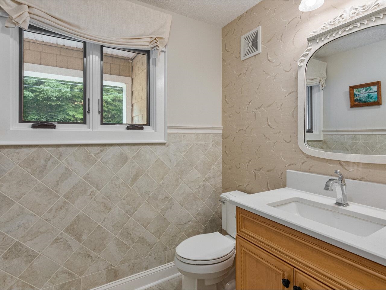 1439 East Hill Road Williston, VT 05495 - Photo 11 of 42 Gallery Image 11