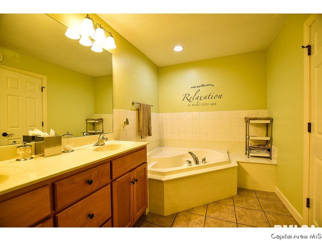6420 Winterberry Lane Springfield, IL 62712 - Photo 13 of 33 Gallery Image 13