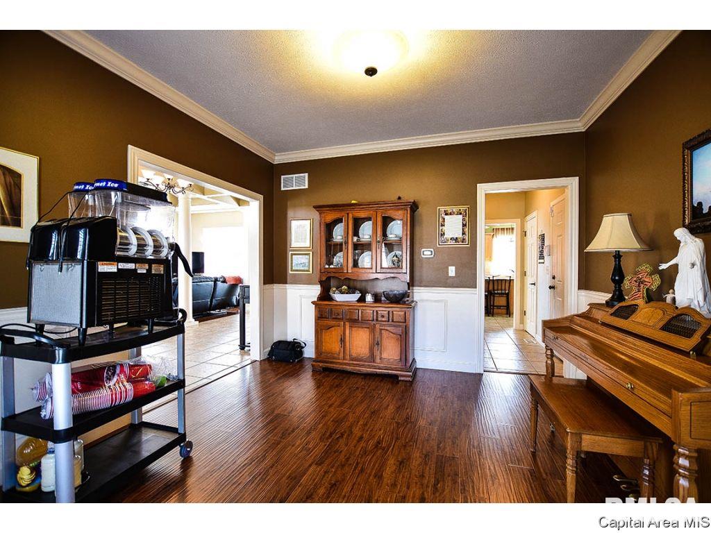 6420 Winterberry Lane Springfield, IL 62712 - Photo 9 of 33 Gallery Image 9