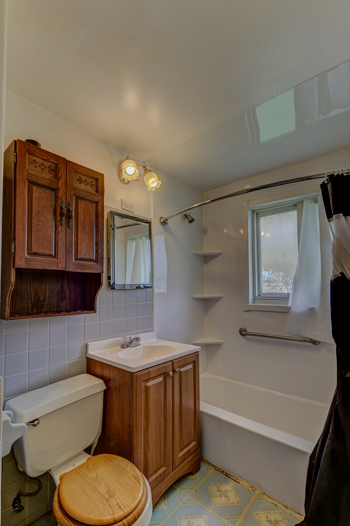 209 Lester Road Park Forest, IL 60466 - Photo 8 of 14 Gallery Image 8