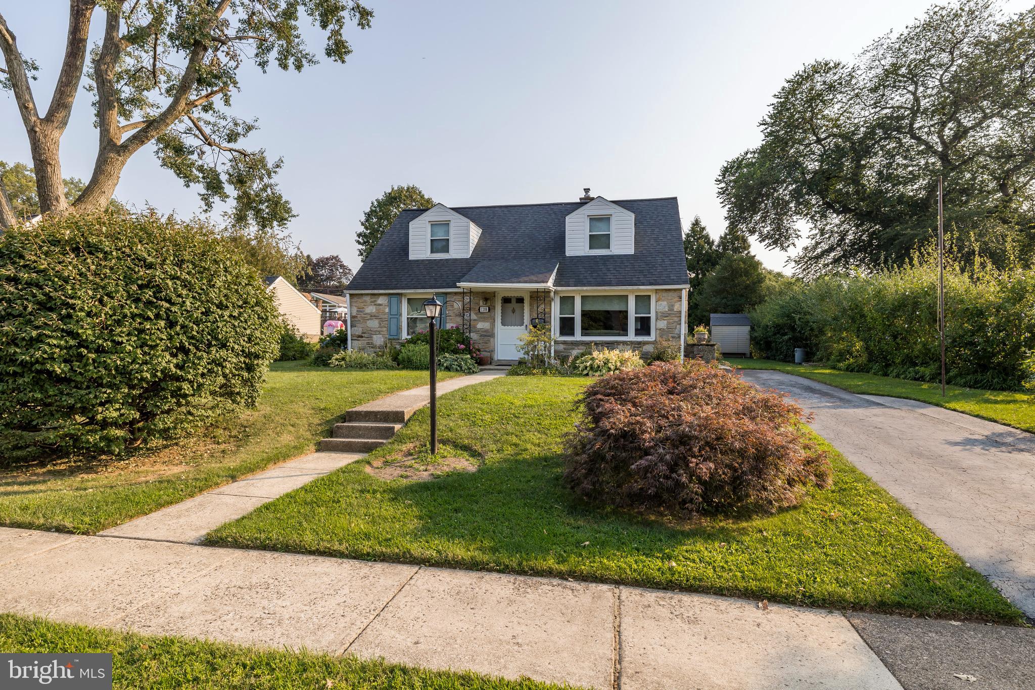 1208 Larchwood Road Flourtown, PA 19031 - Photo 4 of 37