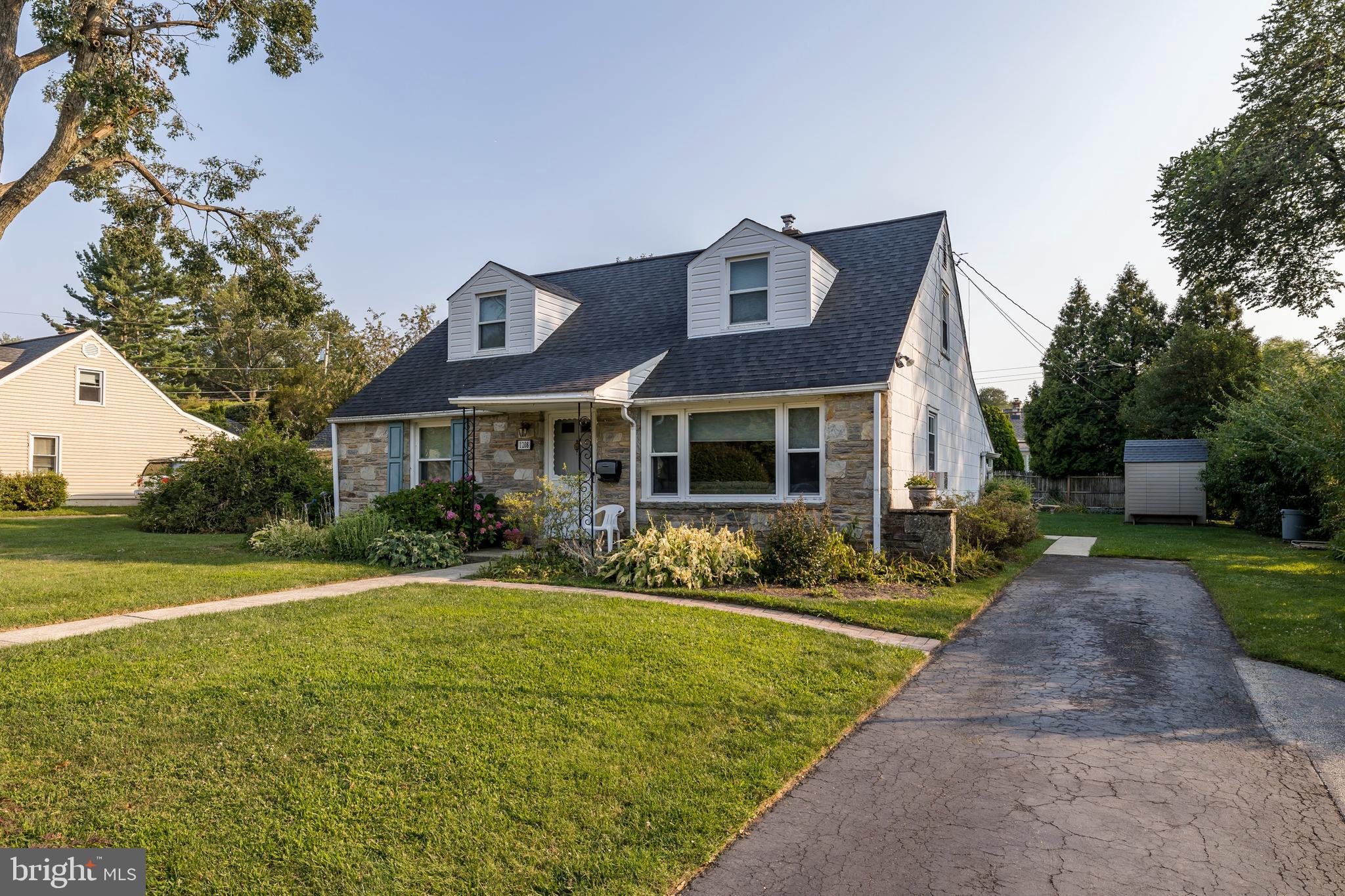 1208 Larchwood Road Flourtown, PA 19031 - Photo 5 of 37