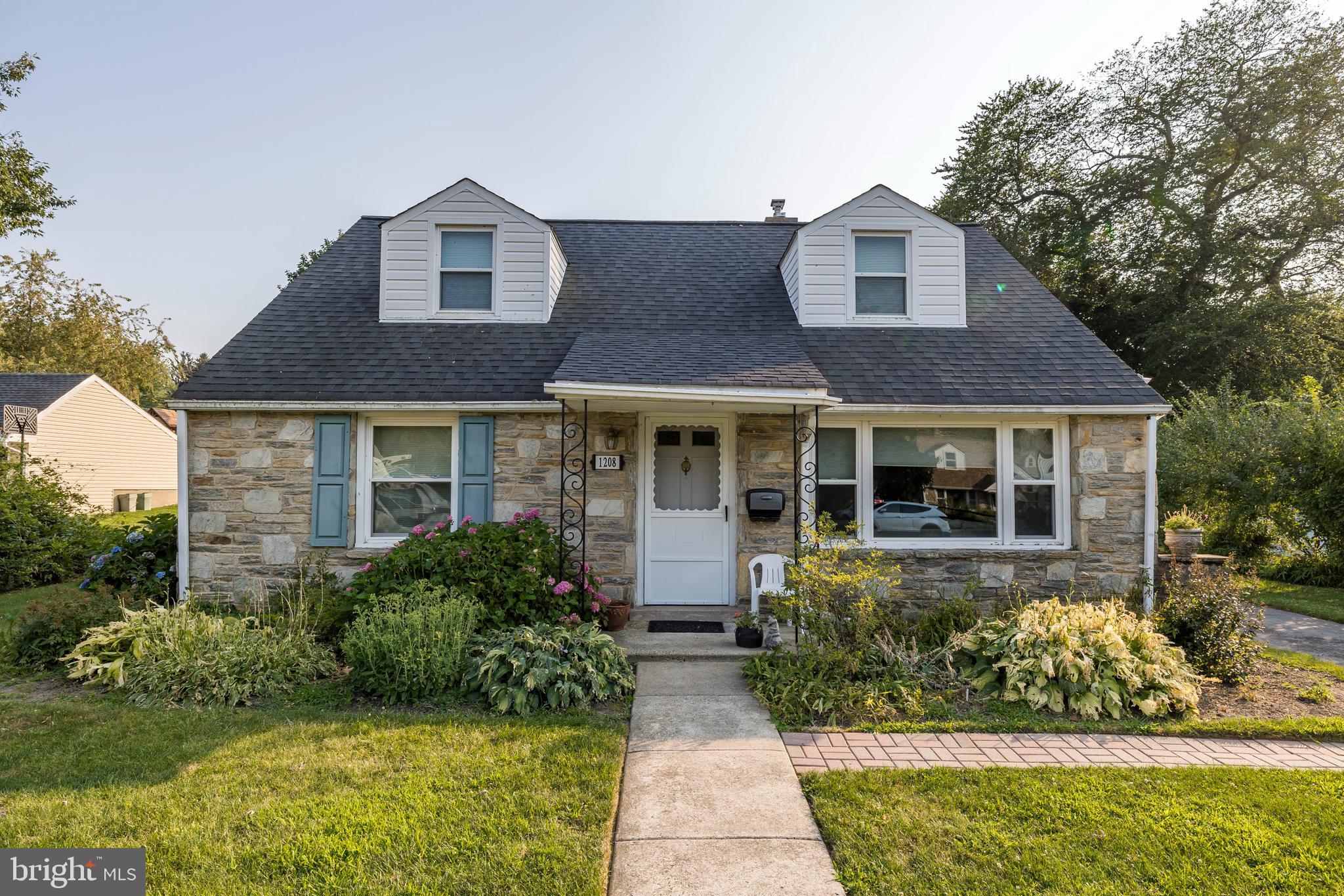 1208 Larchwood Road Flourtown, PA 19031 - Photo 6 of 37