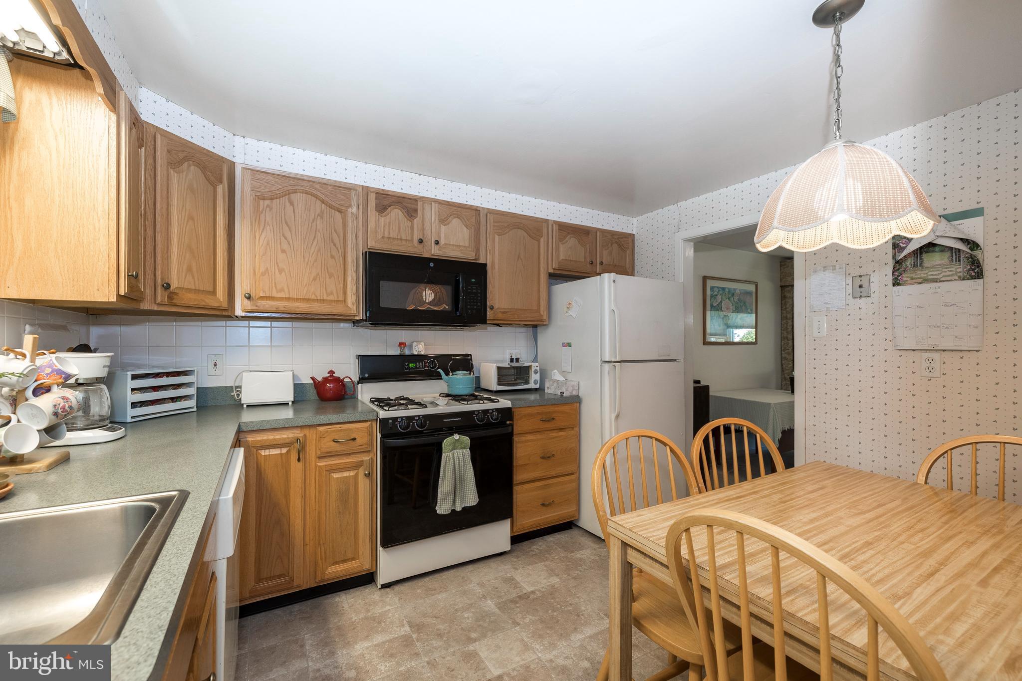 1208 Larchwood Road Flourtown, PA 19031 - Photo 8 of 37