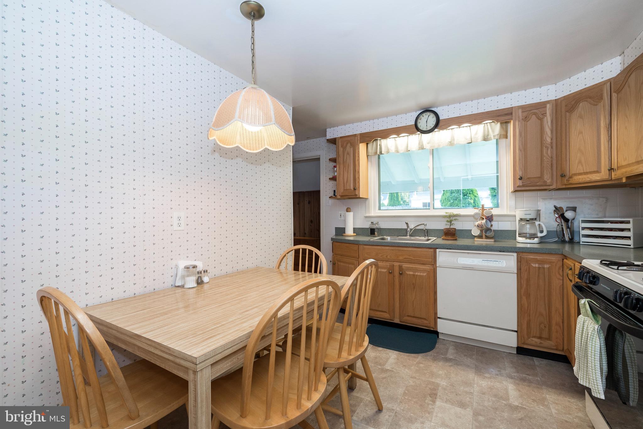 1208 Larchwood Road Flourtown, PA 19031 - Photo 9 of 37