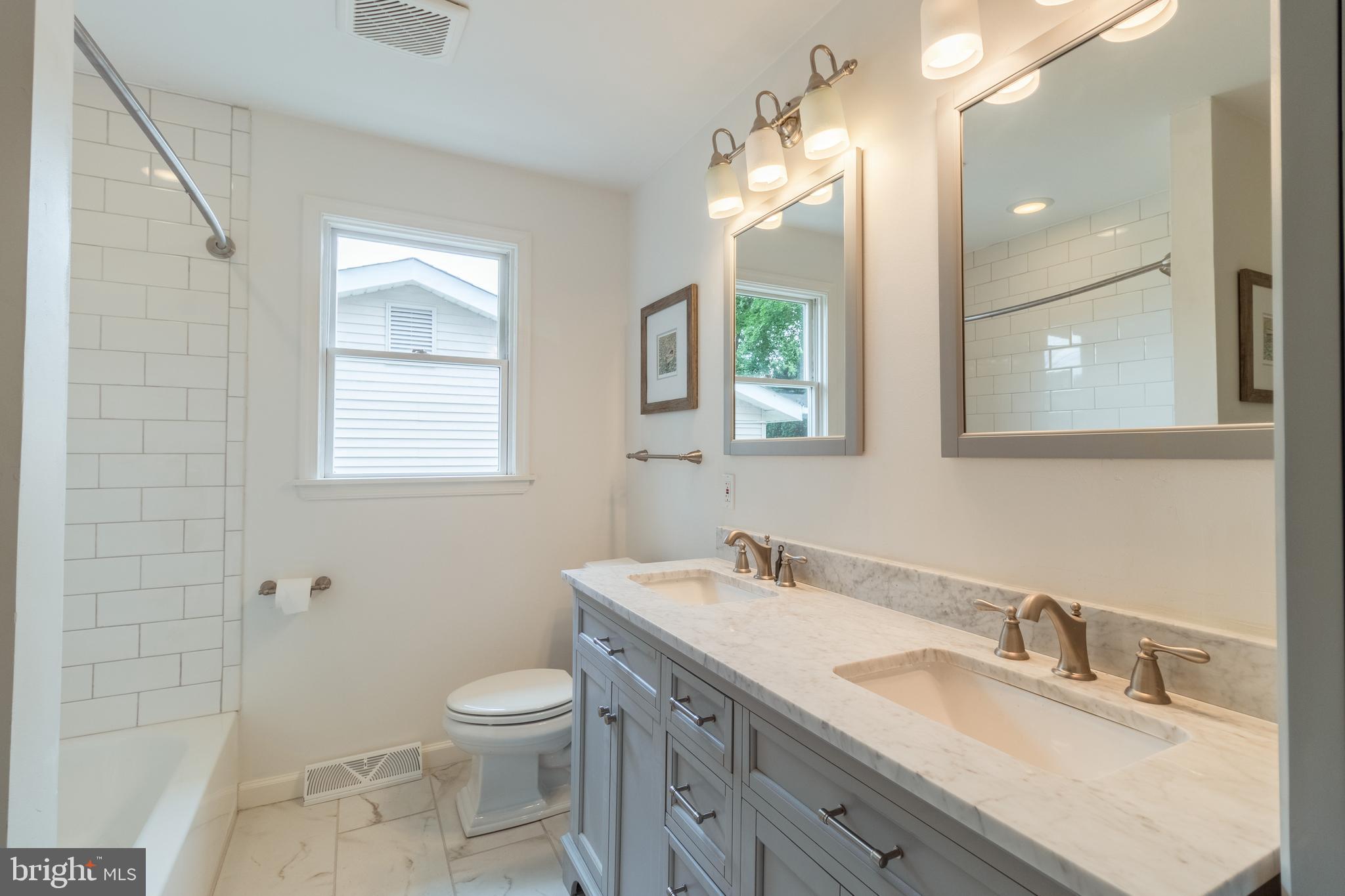 38 Vansant Road Newark, DE 19711 - Photo 25 of 42 Ensuite Master Bathroom