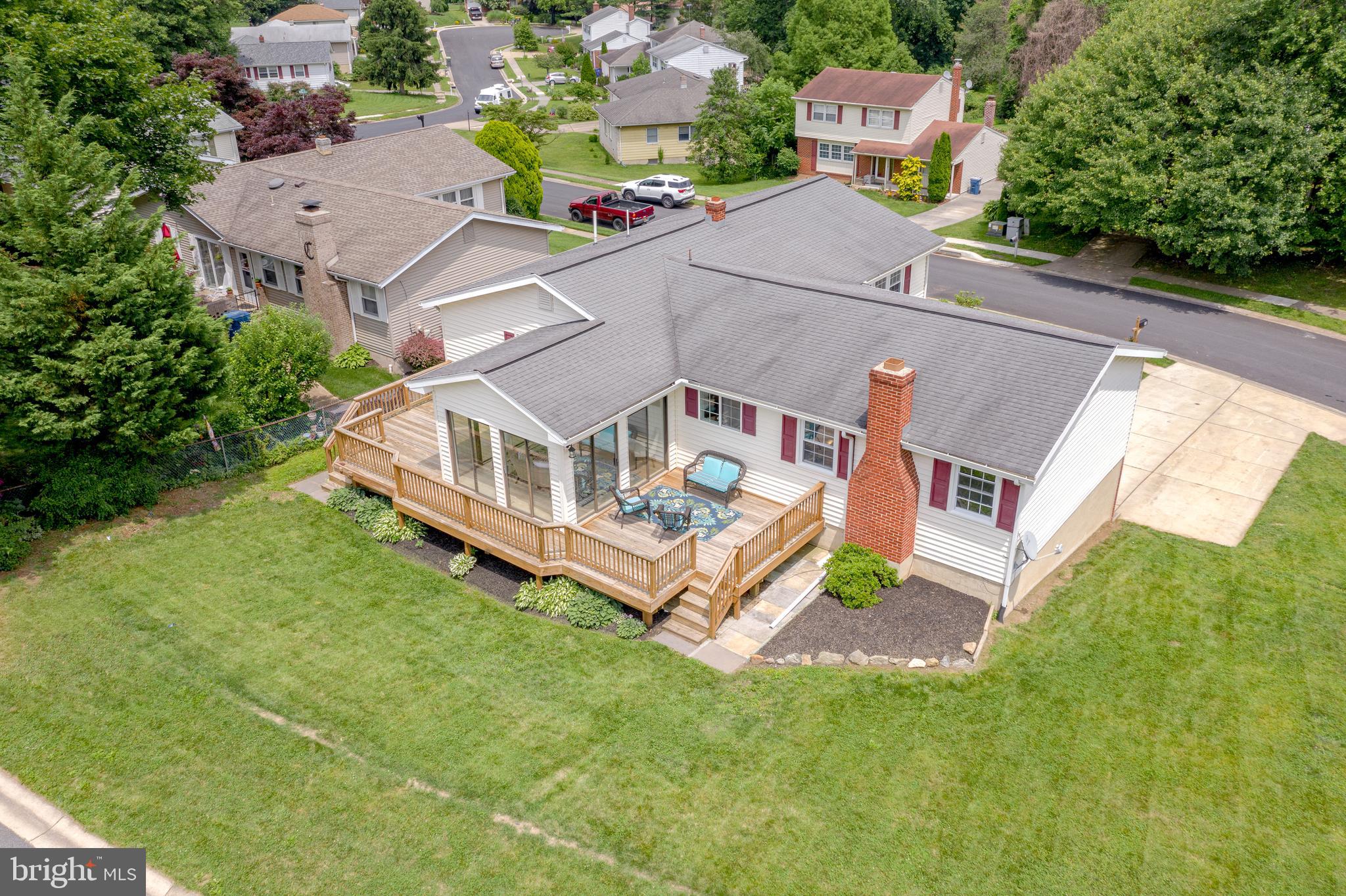 38 Vansant Road Newark, DE 19711 - Photo 40 of 42 Gorgeous Back Yard with Decks and Sun Room