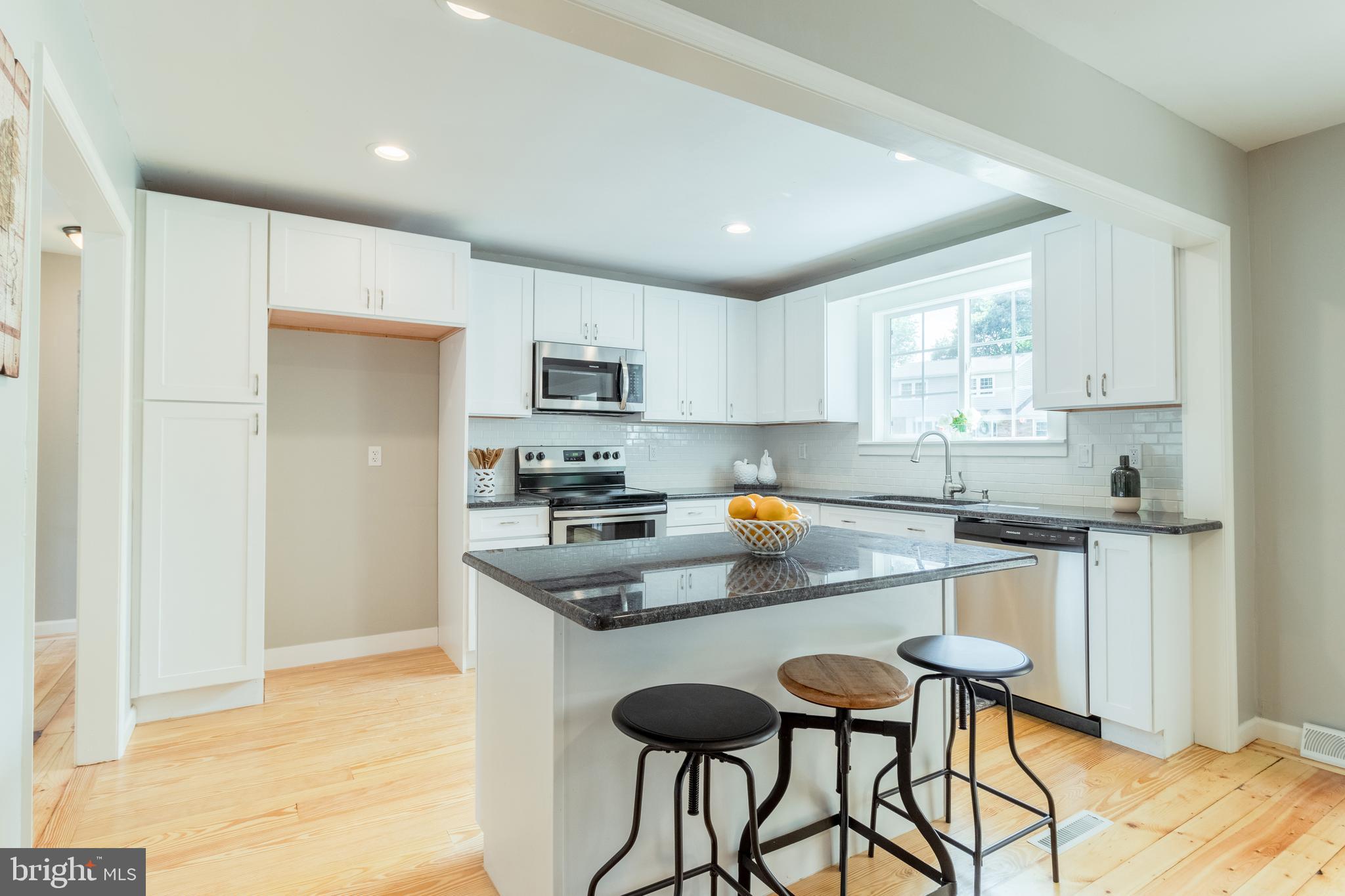38 Vansant Road Newark, DE 19711 - Photo 8 of 42 Fantastic Eat Around Kitchen Island