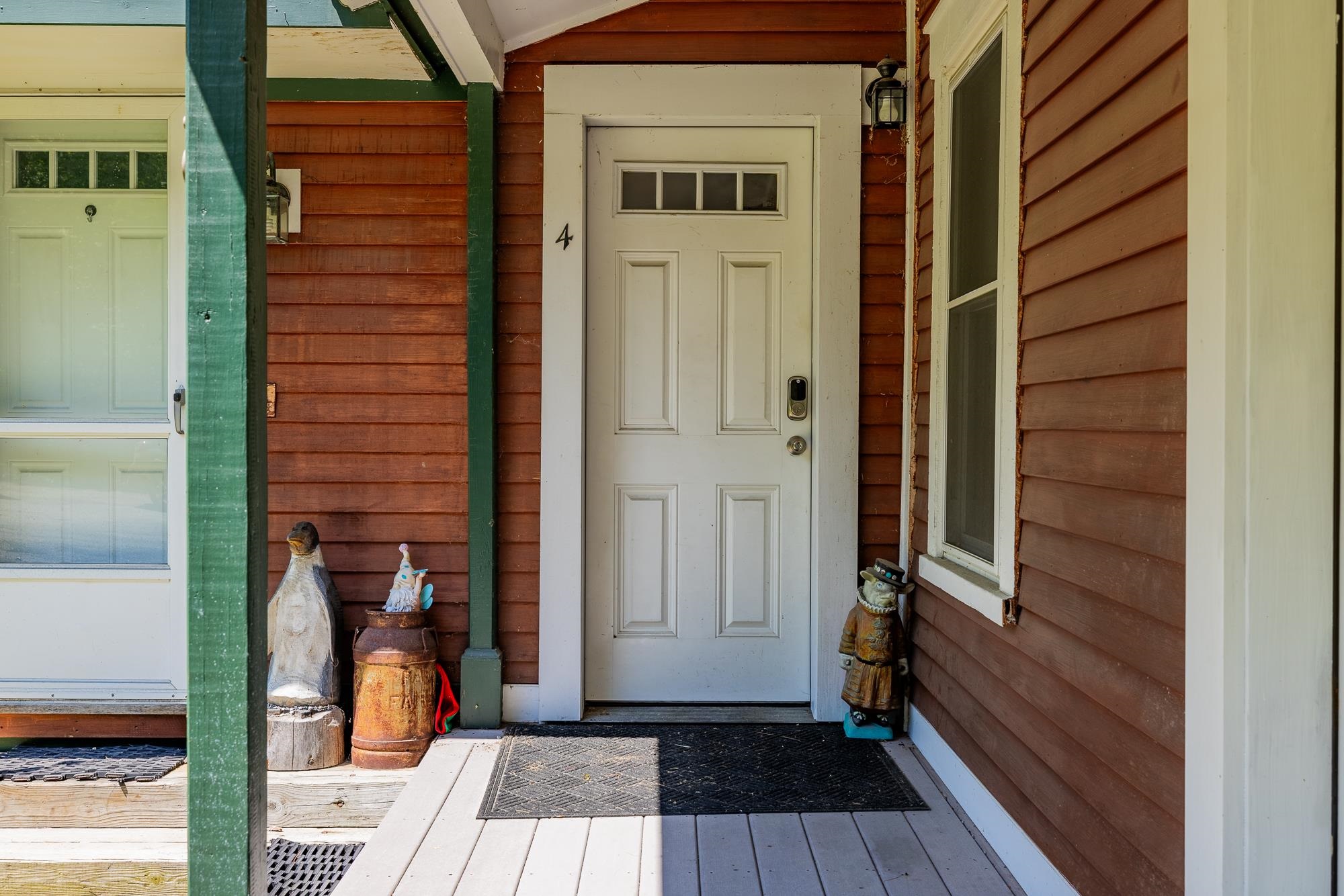 16 Old Farm Road, Unit 4 Winhall, VT 05340 - Photo 2 of 36