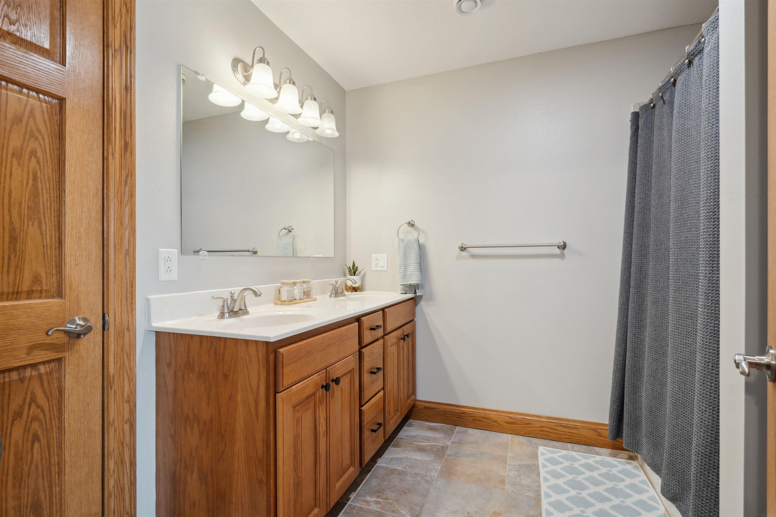 2402 Aspen Ln Road Decorah, IA 52101 - Photo 22 of 35 Gallery Image 22